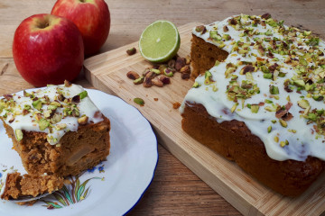 Wortelcake met appel en limoen-roomkaastopping